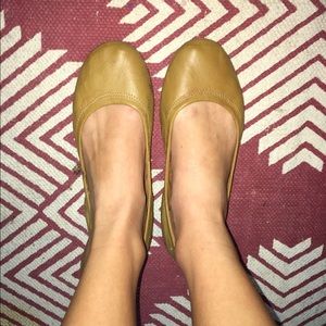 Lucky Brand size 8 camel color flats