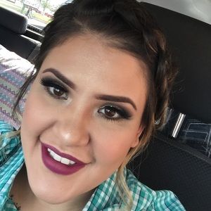 Meet your Posher, Vanessa