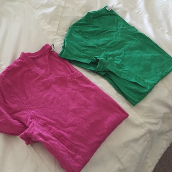 Under Armour T-shirt pair