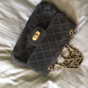 Lexiapel grey suede shoulder bag