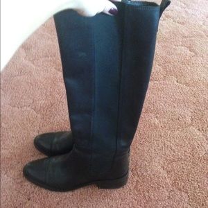 BCBG boots