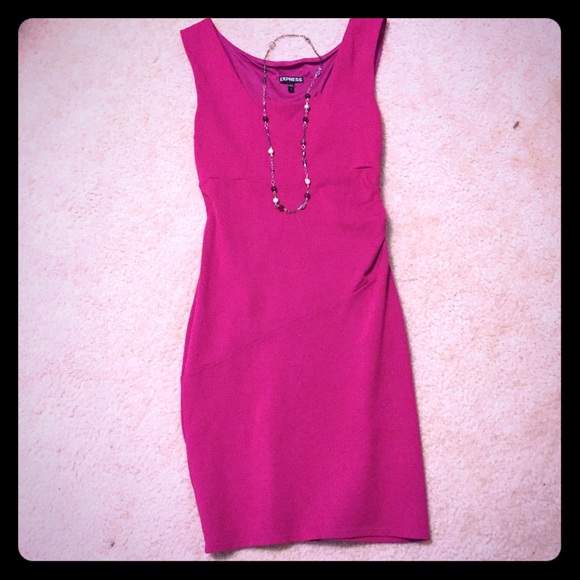 Fuschia pink fitted Express sheath dress