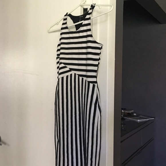 xS dress - Picture 1 of 4