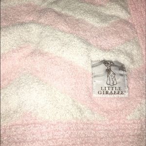 Little giraffe chevron pink and white blanket