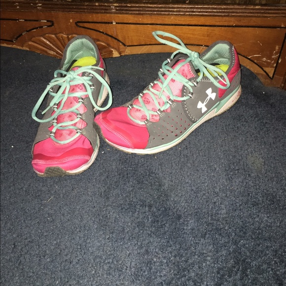 Under Armour tennis shoes size 11