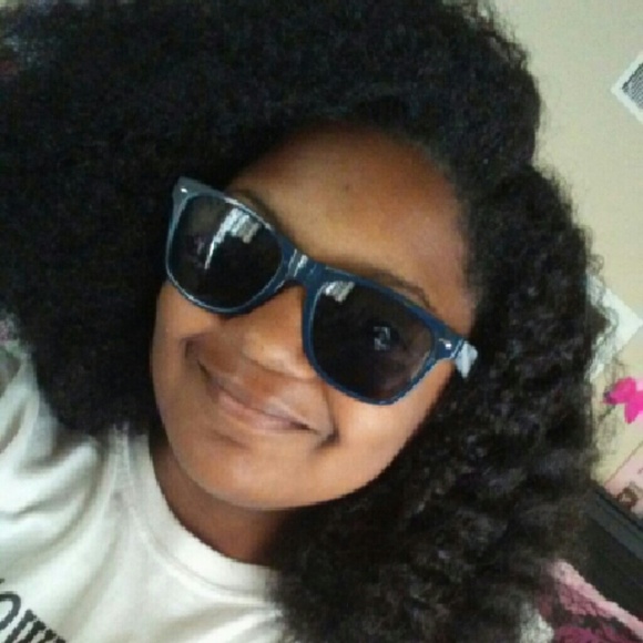 Meet your Posher, Moe