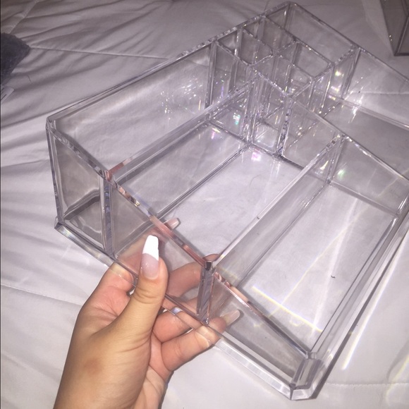 Makeup organizer