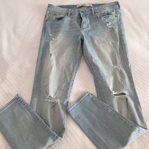 Abercrombie & Fitch light wash skinny jeans