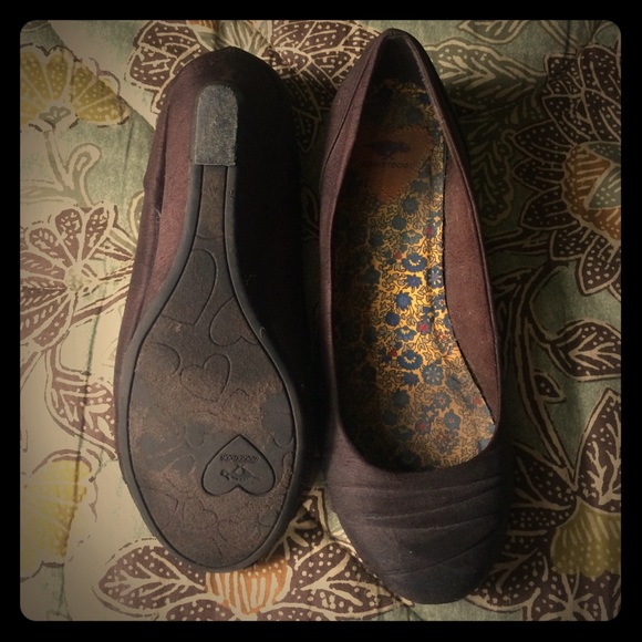 Brown flats.