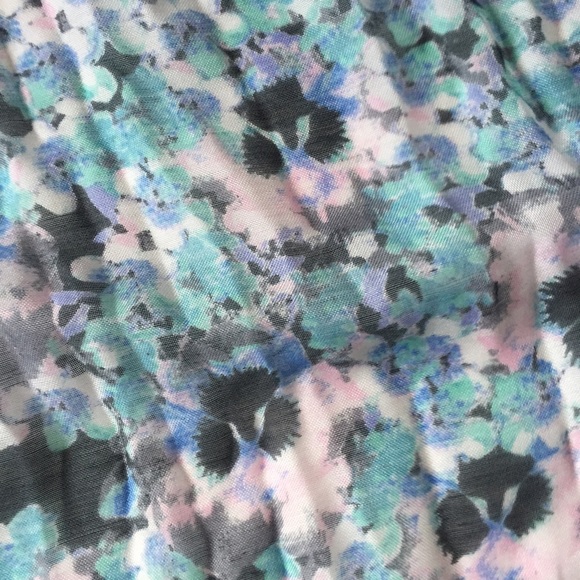 FLORAL H&M SUMMER SCARF - Picture 3 of 3