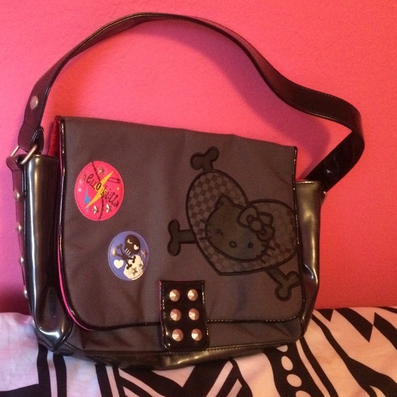 Hello kitty shoulder strap bag.