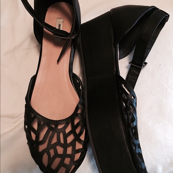 Kimchi Blue Urban Outfitters Cutout Black Sandals
