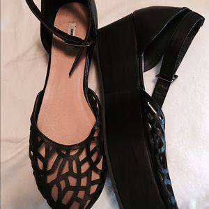 Kimchi Blue Urban Outfitters Cutout Black Sandals