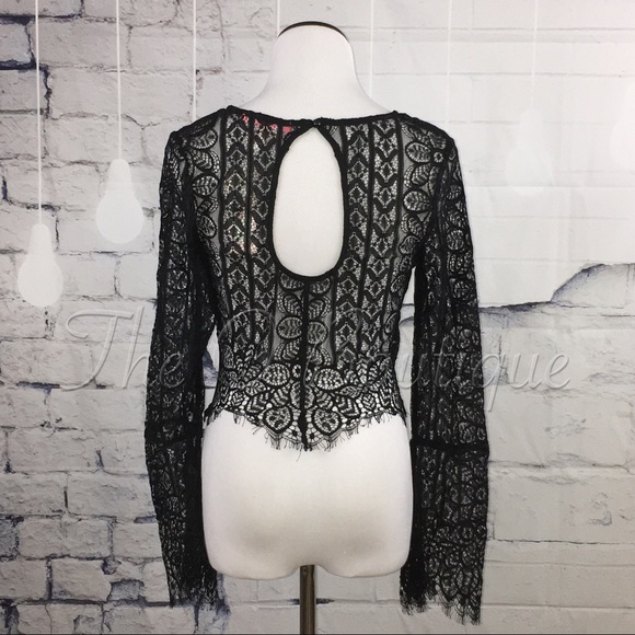 🎉CLEARANCE🎉 Long Bell Sleeve Lace Crop Top - Picture 5 of 6