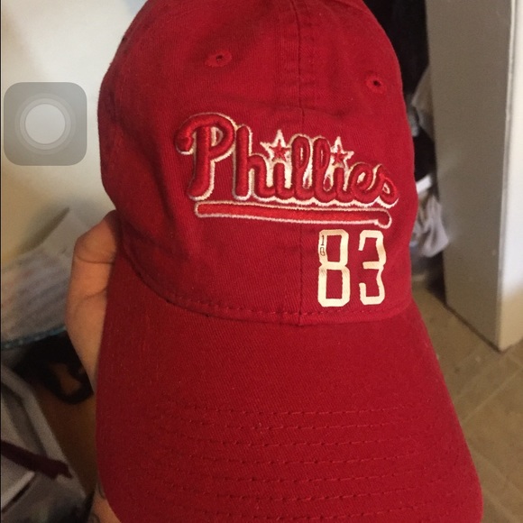 Phillies pink hat