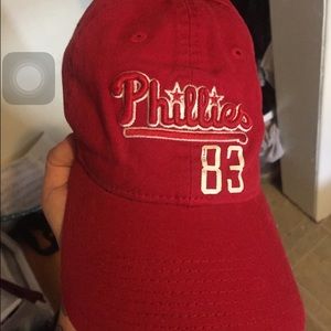Phillies pink hat