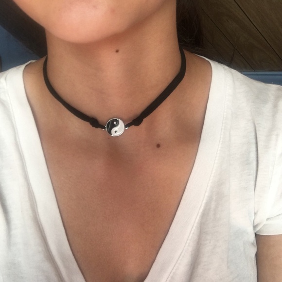 Yin yang choker