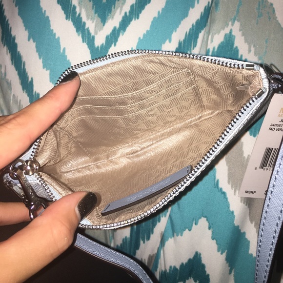 Michael Kors wristlet - Picture 2 of 2