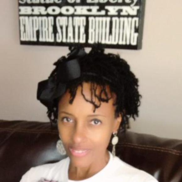 Meet your Posher, Cynthia