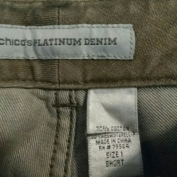 4/$20 Chico's platinum denim jeans 6P - Picture 3 of 4