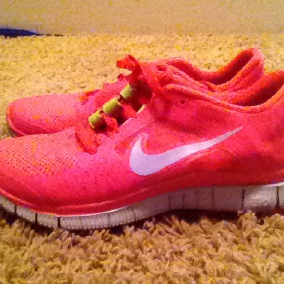 Pink nike free