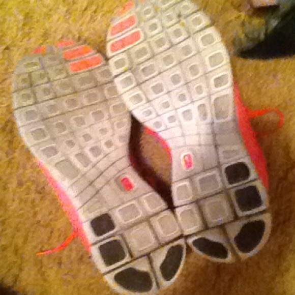 Pink nike free - Picture 2 of 4