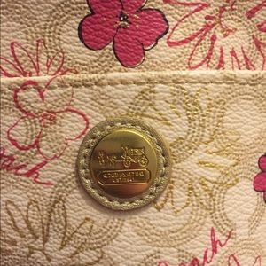 Authentic coach cross body bag