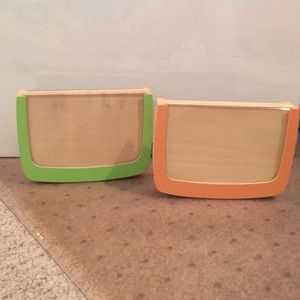 2 picture frames