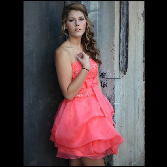 Strapless homecoming dress