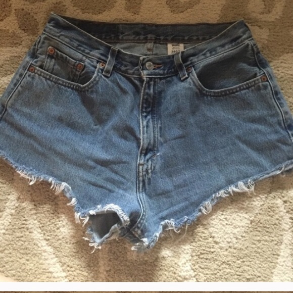 High waisted Levi shorts
