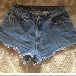 High waisted Levi shorts