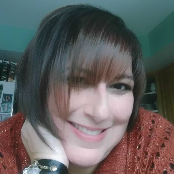 Meet your Posher, Elisa