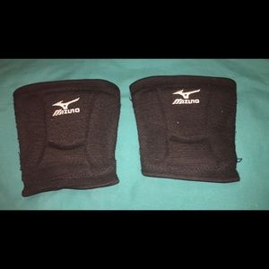 Muzuno volleyball knee pads