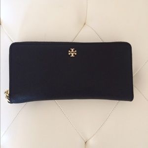 Tory Burch Perry Zip Continental Wallet