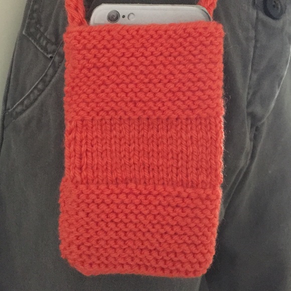 NWOT Hand knitted Cell PhoneCross Body Bag - Picture 2 of 2