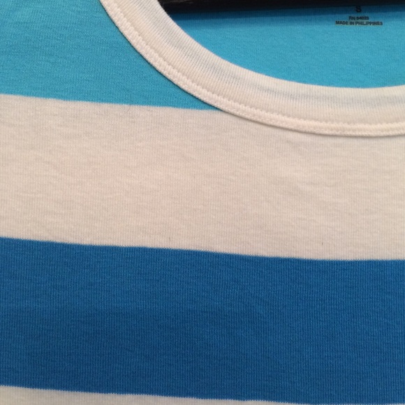 Gap tshirt - Picture 2 of 2