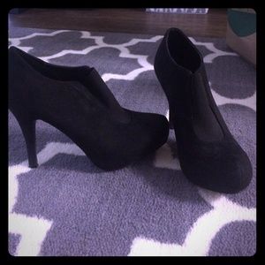 black heeled booties