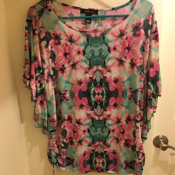 Gorgeous pink and green designed Top