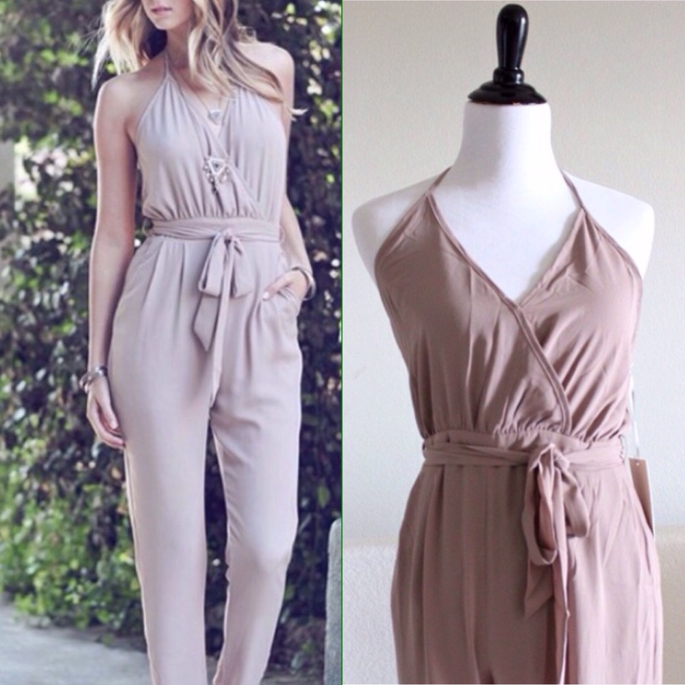β€οΈLASTβ€οΈOne Piece Halter Tie Jumpsuit - Picture 2 of 5