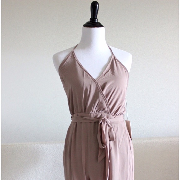 β€οΈLASTβ€οΈOne Piece Halter Tie Jumpsuit - Picture 4 of 5