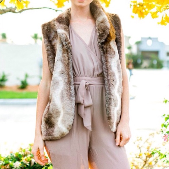 β€οΈLASTβ€οΈOne Piece Halter Tie Jumpsuit - Picture 3 of 5