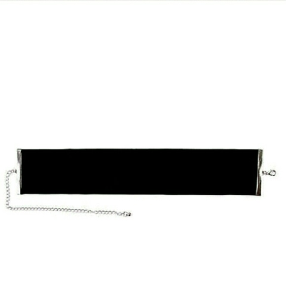 ❗FLASH SALE❗HP||⭐ NEW! Classic Black Velvet Choker - Picture 3 of 3