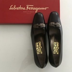 Salvatore Ferragamo Black Pumps Size 8 AA