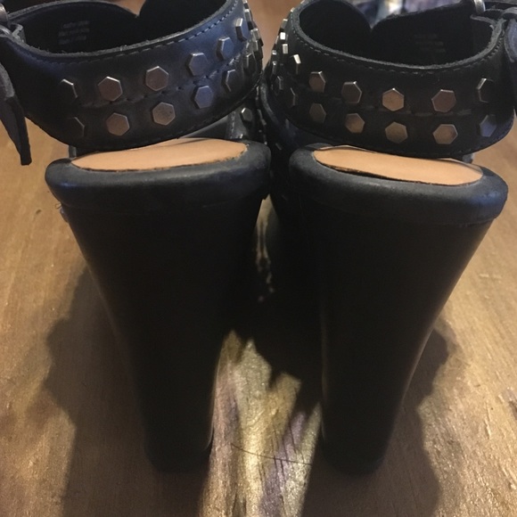 True Religion heels - Picture 2 of 4