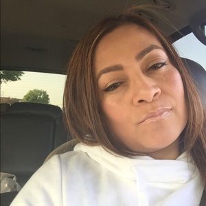 Meet your Posher, Raquel