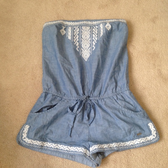 Hollister Dresses & Skirts - Hollister strapless romper