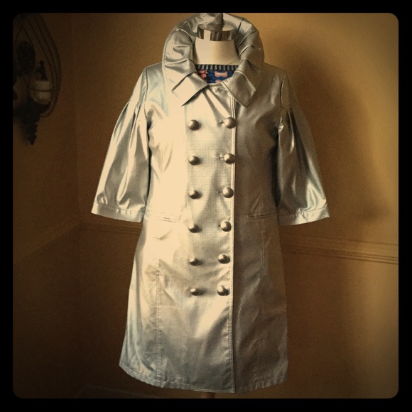 VERTIGO Silver Trench Coat. MEDIUM