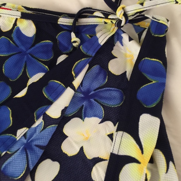 Sarong NEW bathing suit cover up - Picture 2 of 3