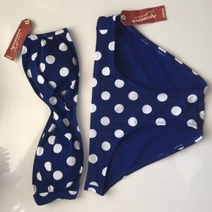 Blue and white polka dot bandeau bikini 👙