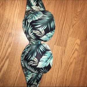 Victoria Secret Pink strapless push up bra